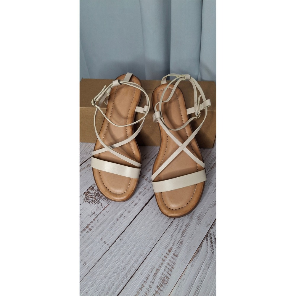 GB Cream Strappy Flat Sandals Leather Upper Womens 6.5M